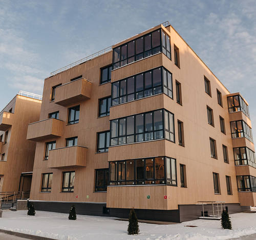 Завершилось строительство первых в России деревянных многоэтажных домов